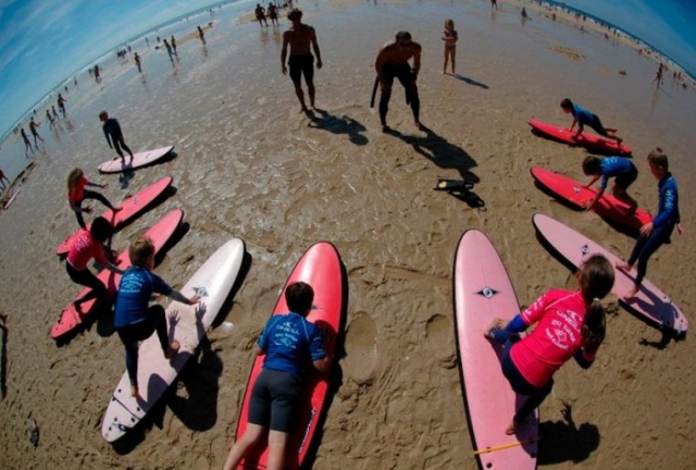  Surfunterricht in der Gironde 